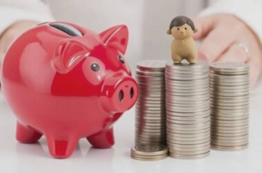 BREAKING: Germans' Shocking Savings Surge: Will They Cut Back Even More in 2025?