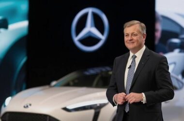 BREAKING: Mercedes' E-Auto Revolution to Accelerate Beyond Imagination!