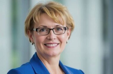 BREAKING: Ex-Banker to Shatter Glass Ceiling, Set to Dominate Commerzbank Board!