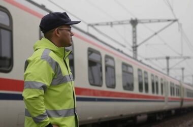 Deutsche Bahn's Shocking Forecast of a Looming Labor Shortage!