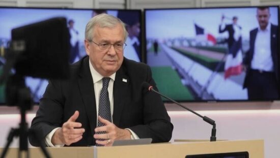 Radio Fee Fight Exposes Deep-Seated Political Divide!