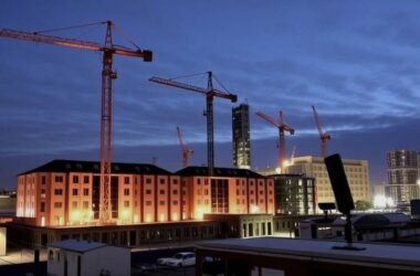 Bau Boom: Germany's Construction Industry Sees Unprecedented Surge in New Orders!