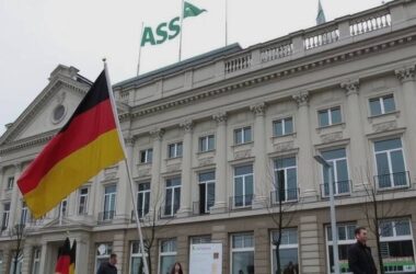 BOMBSHELL Forecast: 2025's Economic Tsunami - Are You Prepared?