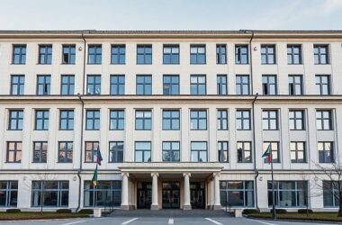 Kanzleramt Staff Swells by 10%!