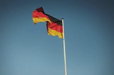 13 Billion Euro Record High