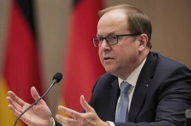 Scholz Blasts Habeck's Military Misstep