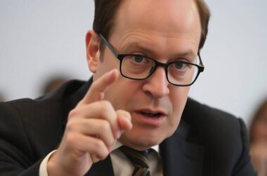 SCHOLZ SABOTAGE: SPD's Refusal to Back Union in Landmark Vote Shocks Berlin!