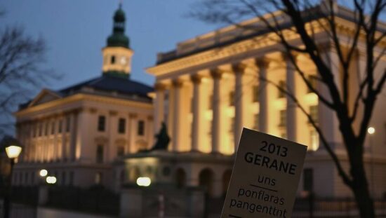 Experts Slam Incomplete Union Document