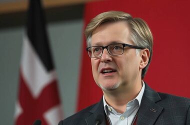 Merkel's Masterstroke: SPD Leader Heaps Praise on Former Chancellor's CDU Critique