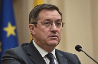 U. on Brink of War: Paris Summit to Decide on Ukraine Military Intervention