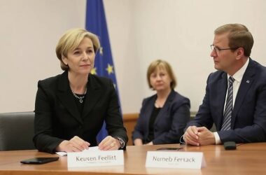 Baerbock Demands Iron-Clad Security Guarantees for a Lasting Peace