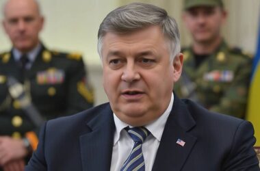 Poroshenko's Shocking Warning to Stop Losing the War