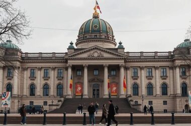 CDU's Frei Warns of Overblown Expectations in Potential Black-Red Coalition