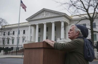 GroKo" Partners Frustrated by Merz's Tax and Wage Delay Announcement