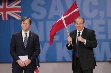 Spahn sticks to CDU's incompatibility decision on Left Party cooperation.