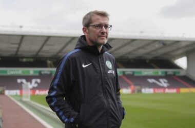 Youth coach Bauer takes over