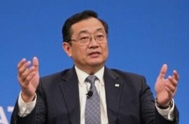 'WHO ORDERS, PAYS' FINANCE MINISTER'S THREAT