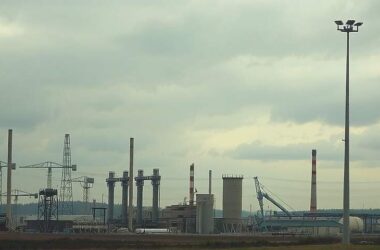 Global Uncertainty Fuels Economic Slowdown