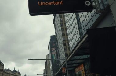 Stocks Waver Amid Shutdown Fears