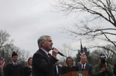 Rehlinger Backs Proposed Welfare Overhaul