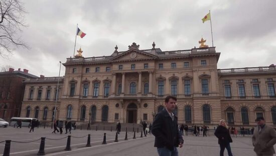 Louvre Thieves Partially Confess