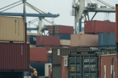 German Exports Edge Up China Link Weak