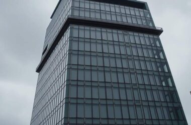 German Firms Cut Costs Amid Recession Risks