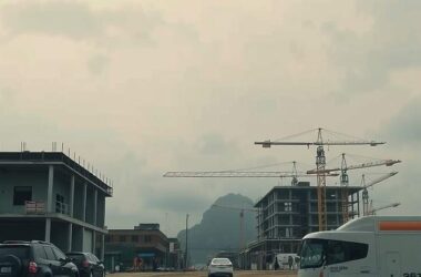 Construction Leader Calls Minister's Remarks Damaging