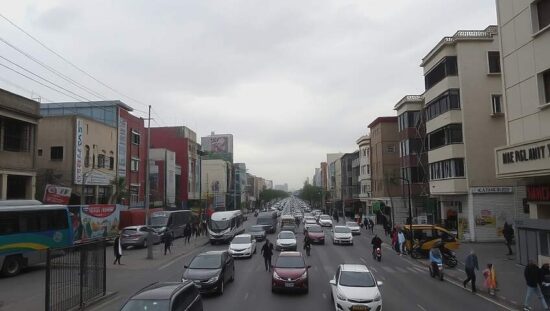 Stocks Slip Gold Weakens