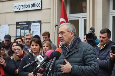 Turkish Community Criticizes BAMF Enrollment Stop for Integration Courses As Undermining Social Participation