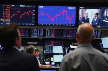 DAX Climbs with US Tariff Ruling Fuelling Momentum