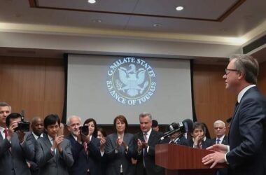 German States Clash with Unions Ahead of Wage Talks Hamburg Senator Claims 5 % Pay Hike Outline Already Planned