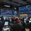 DAX Closes Up as Mercedes-Benz Profit Slump