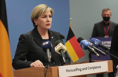 Streeck Skeptical of Wide Social Media Ban Questions Its Effectiveness