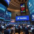 US Stocks Split as Big Tech Takes Center Stage
