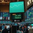 US Stocks Rise as Oil Prices Plunge