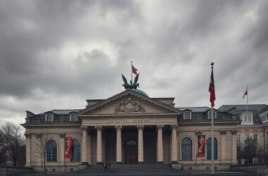 Economic Gloom Gives Finance Minister Klingbeil More Room to Borrow