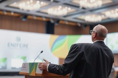 German Minister Praises "Coalition of Phase-Out Drivers" Ahead of Global Emissions Conference
